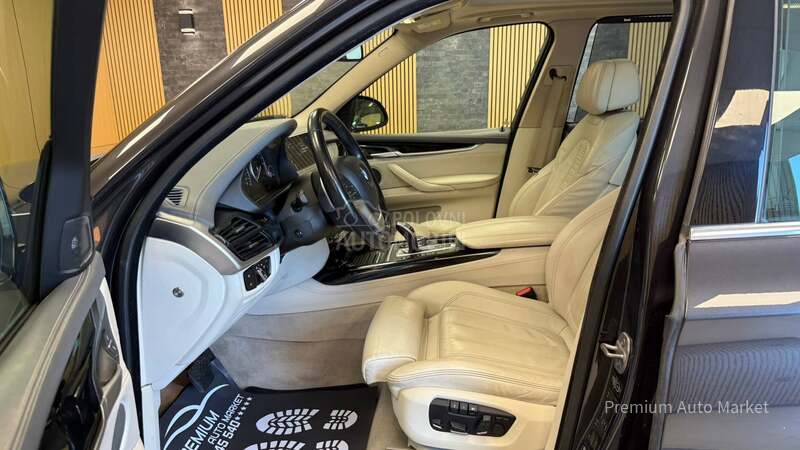 BMW X5 //3.0D/PANO/MEM/FUL
