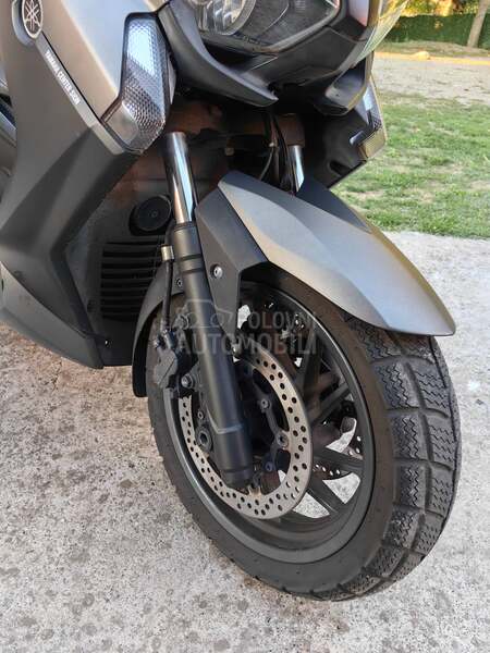 Yamaha Xmax 400