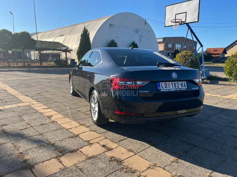 Škoda Superb 