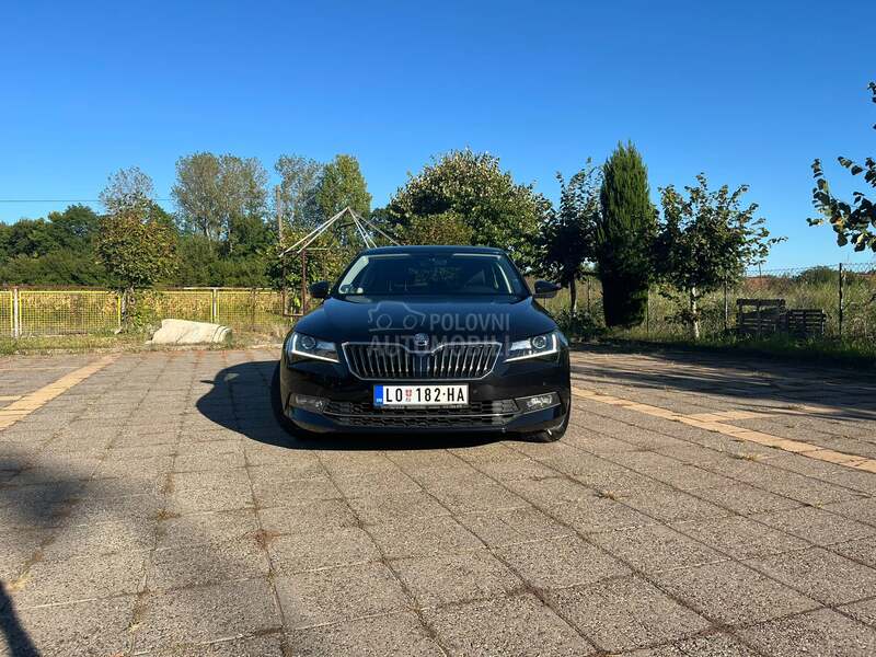 Škoda Superb 