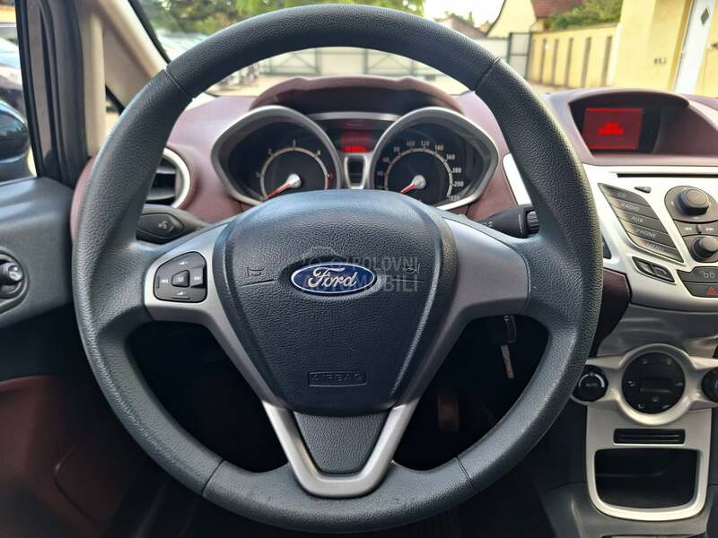 Ford Fiesta POGLEDATI TEXT