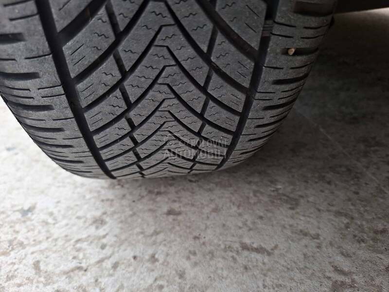 Ford Fiesta POGLEDATI TEXT