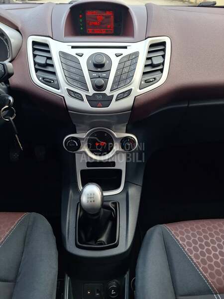 Ford Fiesta POGLEDATI TEXT