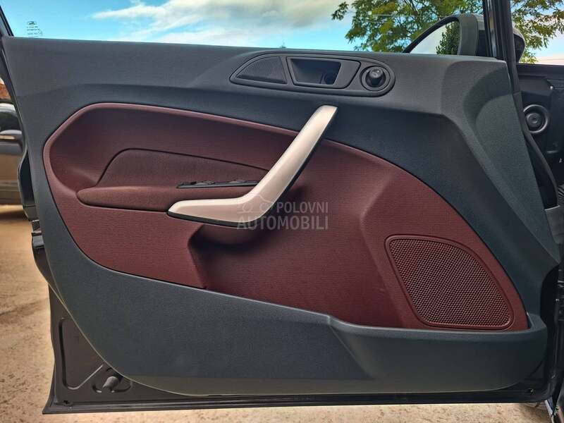 Ford Fiesta POGLEDATI TEXT