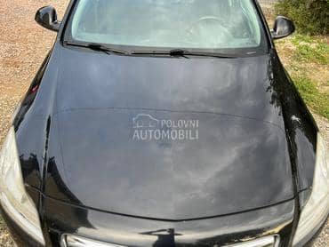 Hauba sa sarkama komplet za Opel Insignia od 2009. do 2017. god.