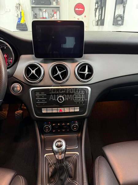 Mercedes Benz GLA 180 D