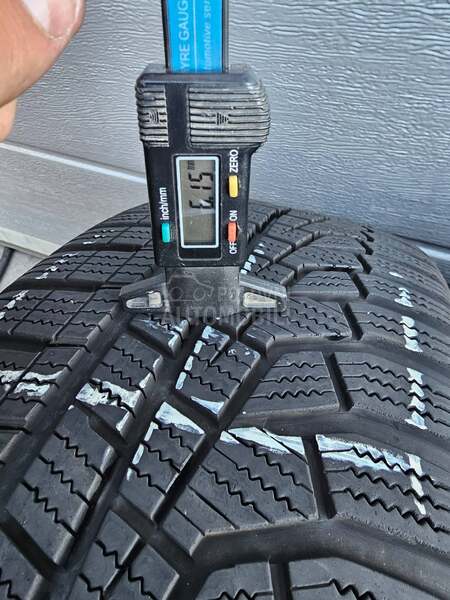 Hankook 205/55 R17 Zimska