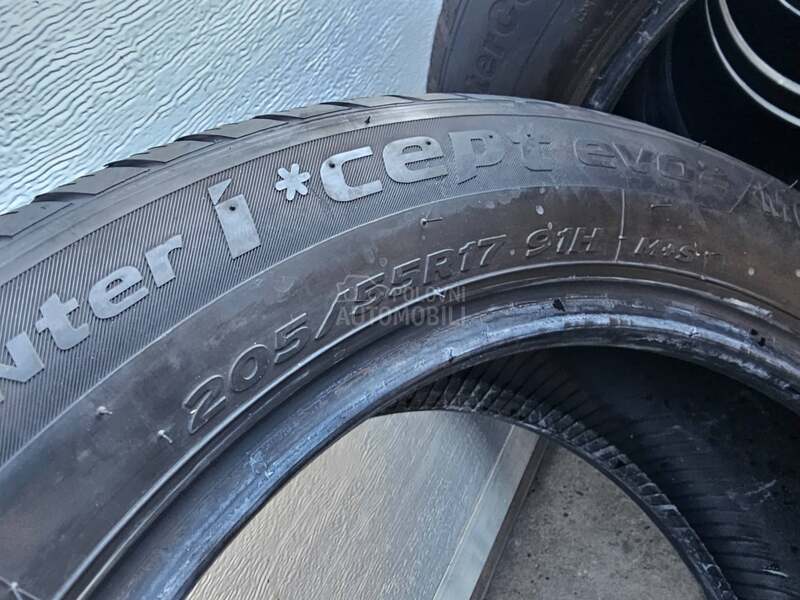Hankook 205/55 R17 Zimska
