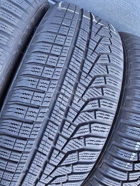 Hankook 205/55 R17 Zimska
