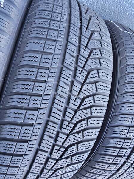 Hankook 205/55 R17 Zimska
