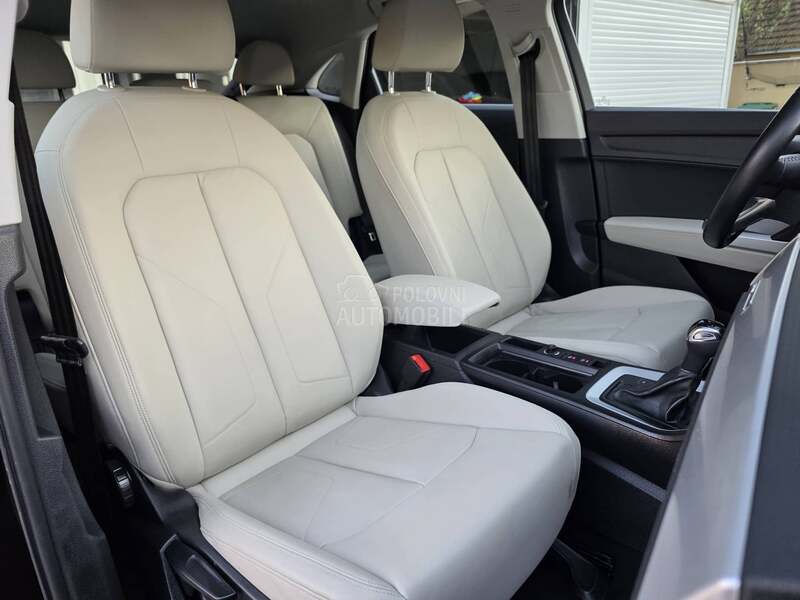 Audi Q3 SB MATRIX S-LINE