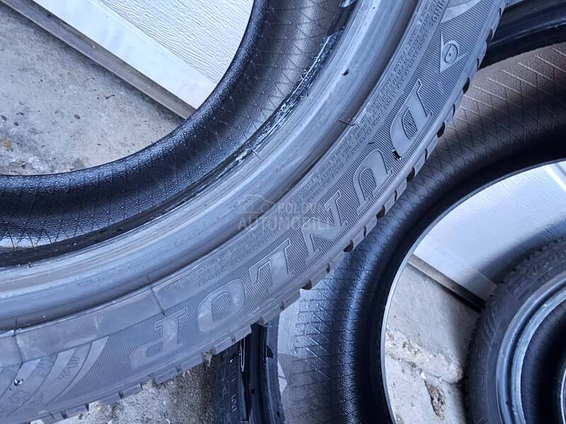 Dunlop 245/45 R17 Zimska