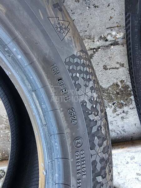 Continental 235/60 R18 Zimska