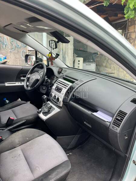 Mazda 5 