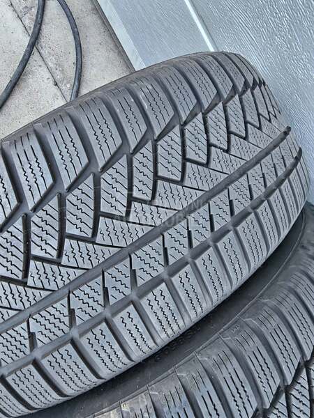 Continental 225/55 R17 Zimska