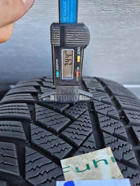 Continental 225/55 R17 Zimska