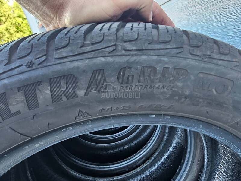 Goodyear 225/50 R17 Zimska