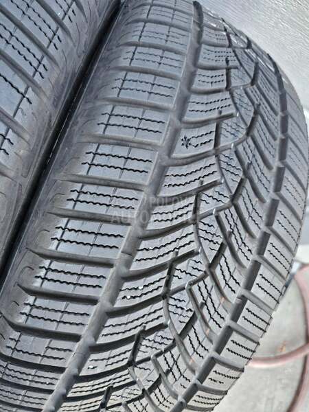 Goodyear 225/50 R17 Zimska