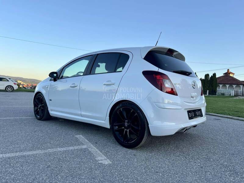 Opel Corsa D OPC LINE CH