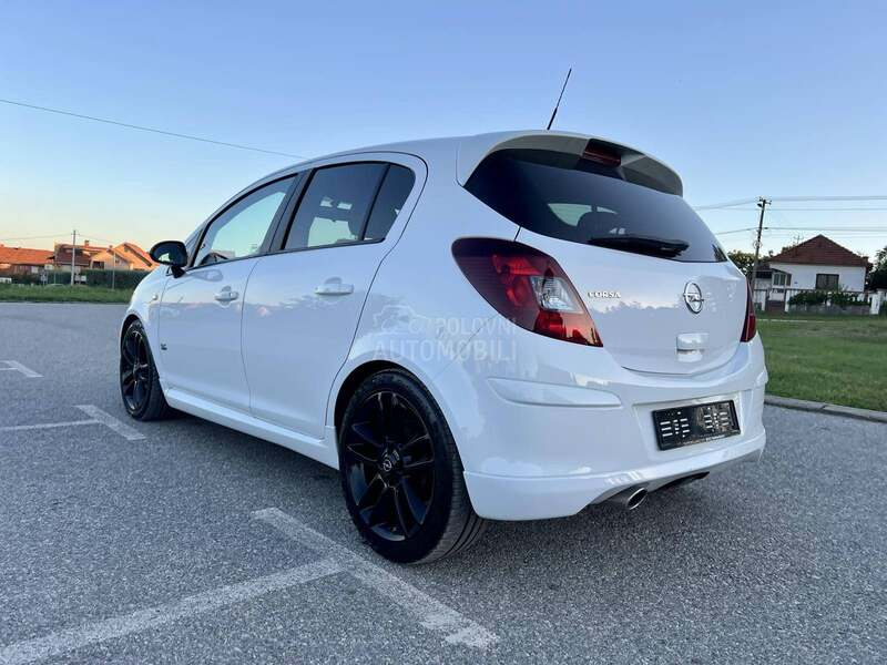 Opel Corsa D OPC LINE CH