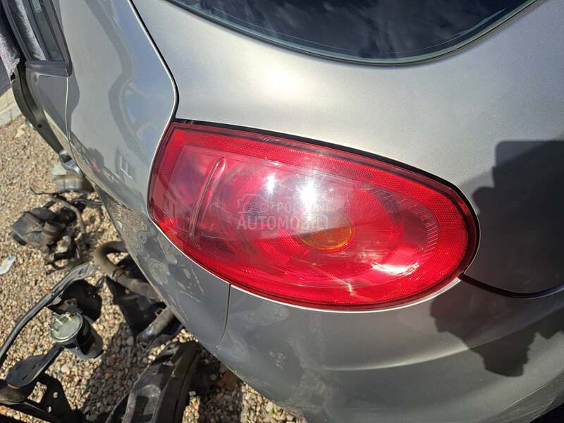 zadnja leva lampa