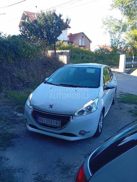 Peugeot 208 