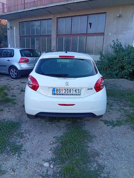Peugeot 208 