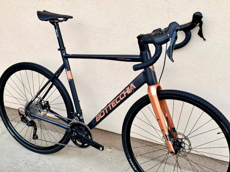 BOTTECHIA gravel 28