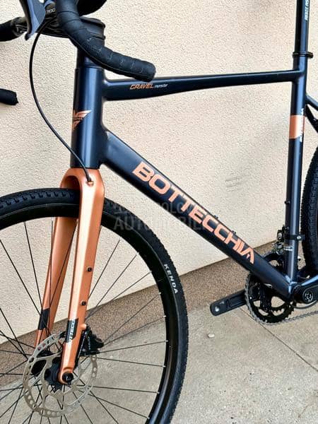 BOTTECHIA gravel 28