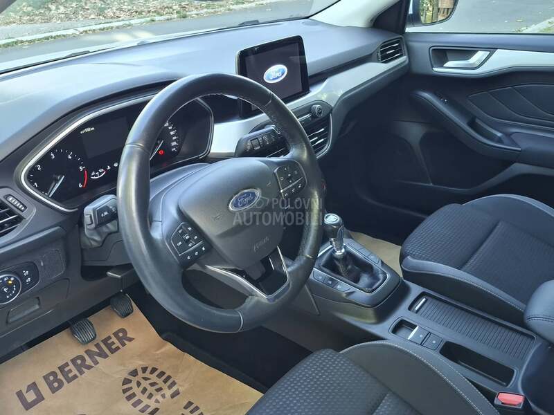 Ford Focus 1.5 TDCI NAVY/LED