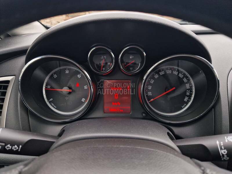 Opel Astra J 