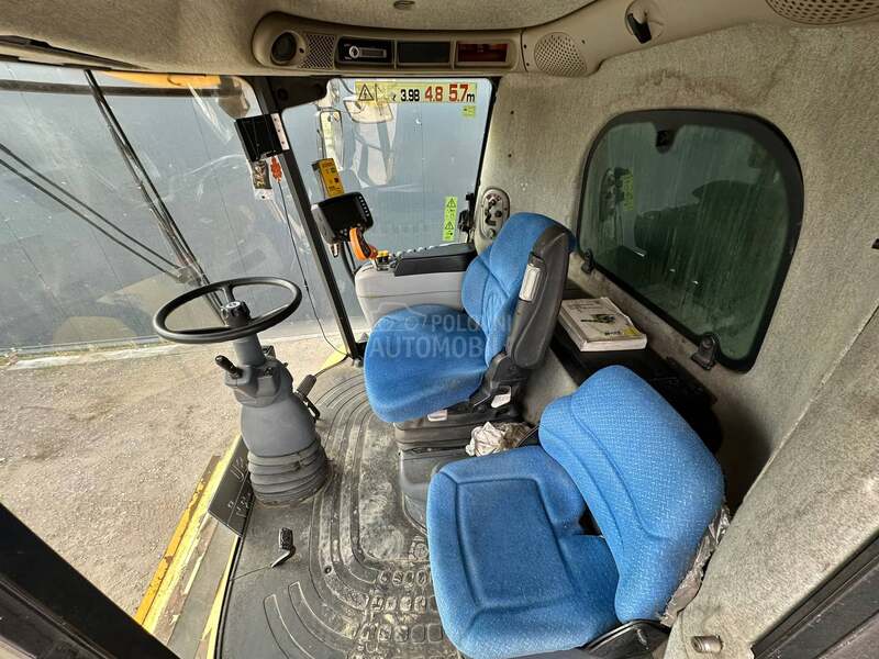 New Holland CR 9060