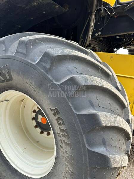 New Holland CR 9060