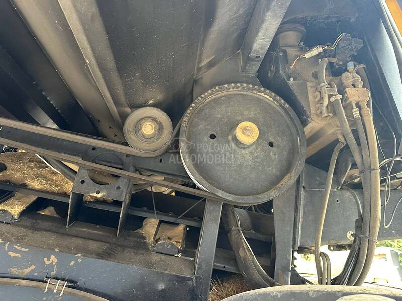 New Holland CR 9060
