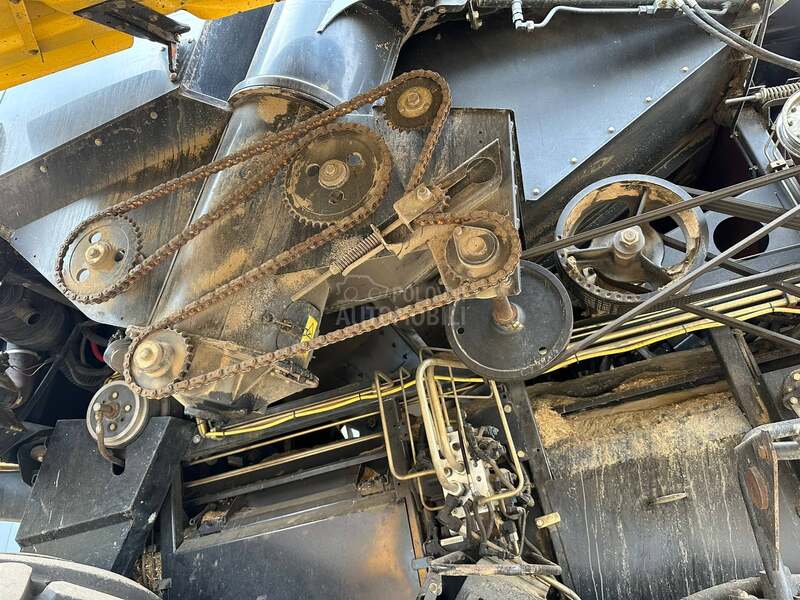 New Holland CR 9060