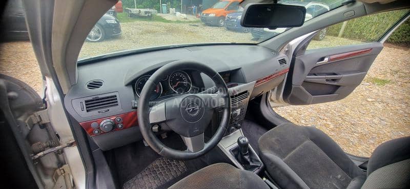 Opel Astra H 1.9 CDTI