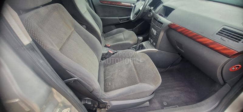 Opel Astra H 1.9 CDTI