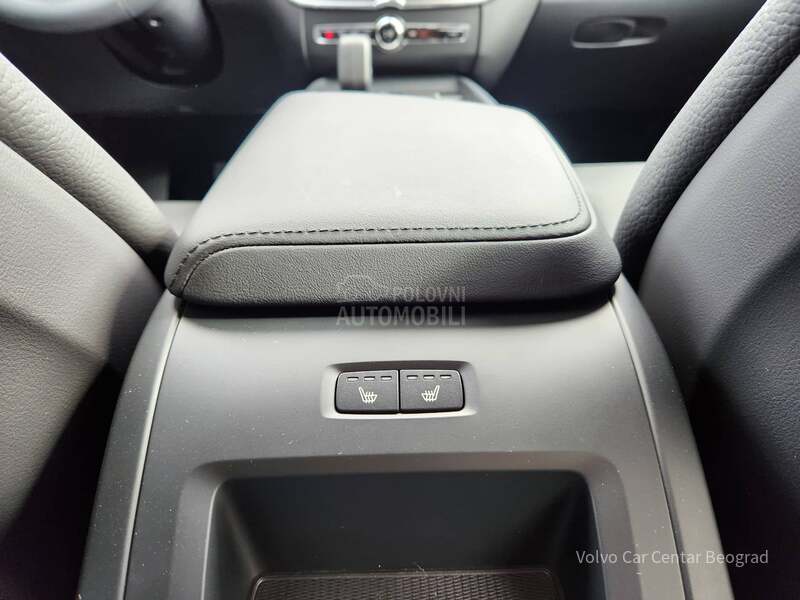 Volvo XC60 B4 AWD DARK A/T