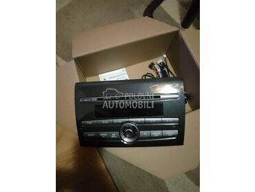 fabricki radio.ispravan za Fiat Bravo