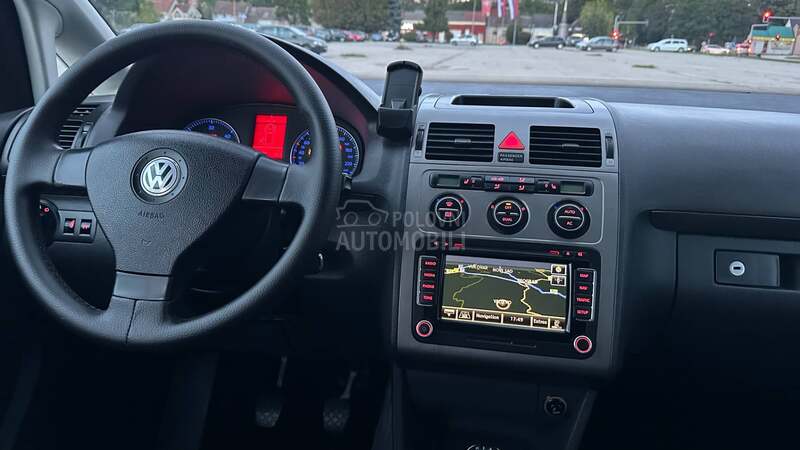 Volkswagen Touran 1,9 TDI BESPREK0RAN