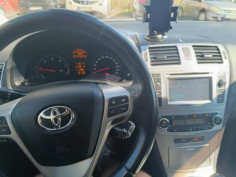 Toyota Avensis 