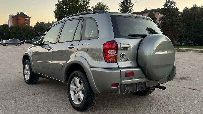 Toyota RAV 4 2.0 TDI  4X4 N0V N0V