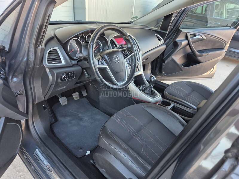 Opel Astra J 1.4 b