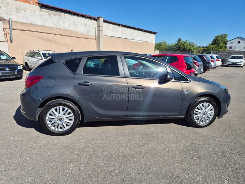 Opel Astra J 1.4 b