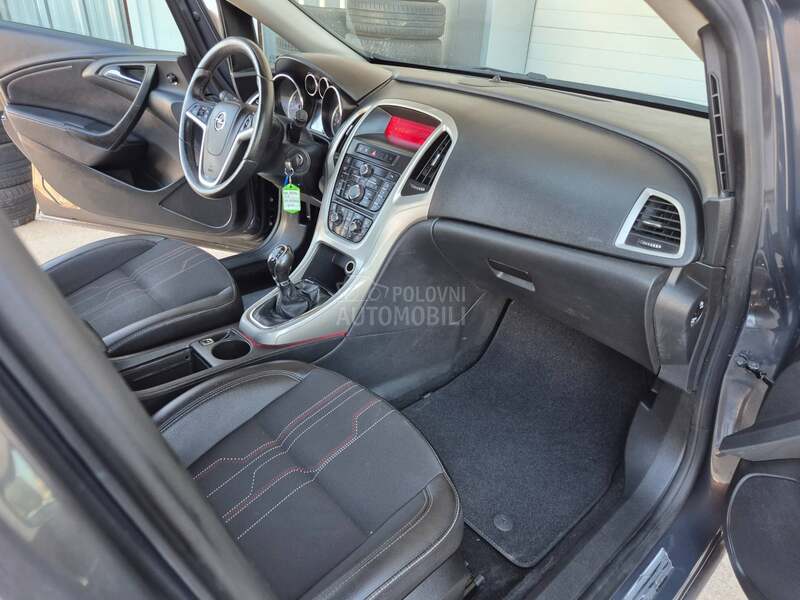 Opel Astra J 1.4 b