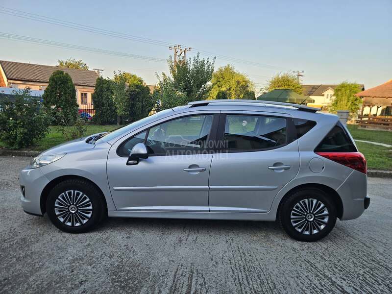 Peugeot 207 1.6hdi SW PANO