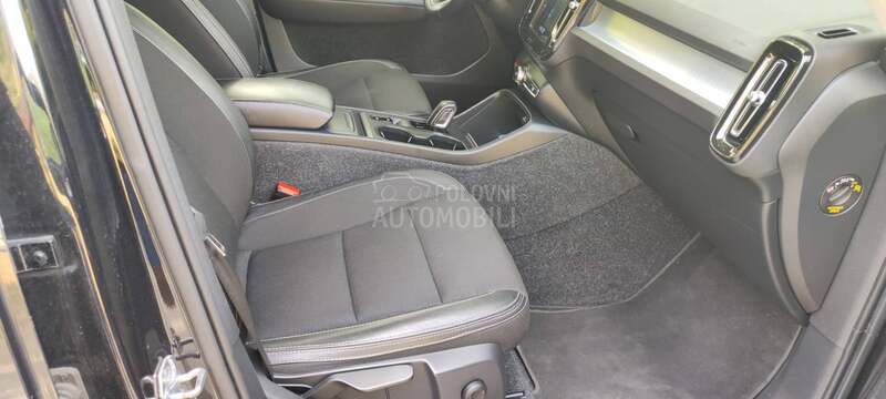 Volvo XC40 Momentum pro