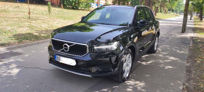 Volvo XC40 Momentum pro