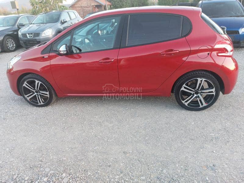 Peugeot 208 1.2 B