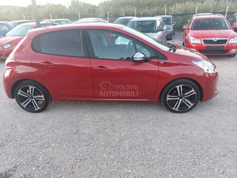 Peugeot 208 1.2 B